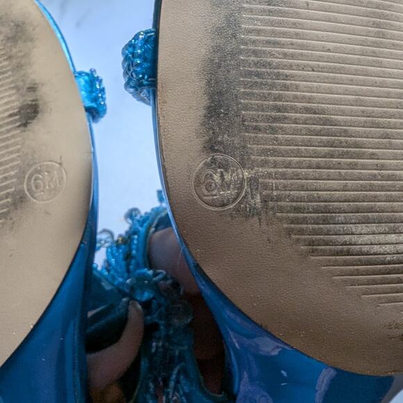 Vtg Y2K Blue Metallic Faux Leather Boho Beaded Toe Loop Kitten Heel Sands Sz 6 - Picture 6 of 7